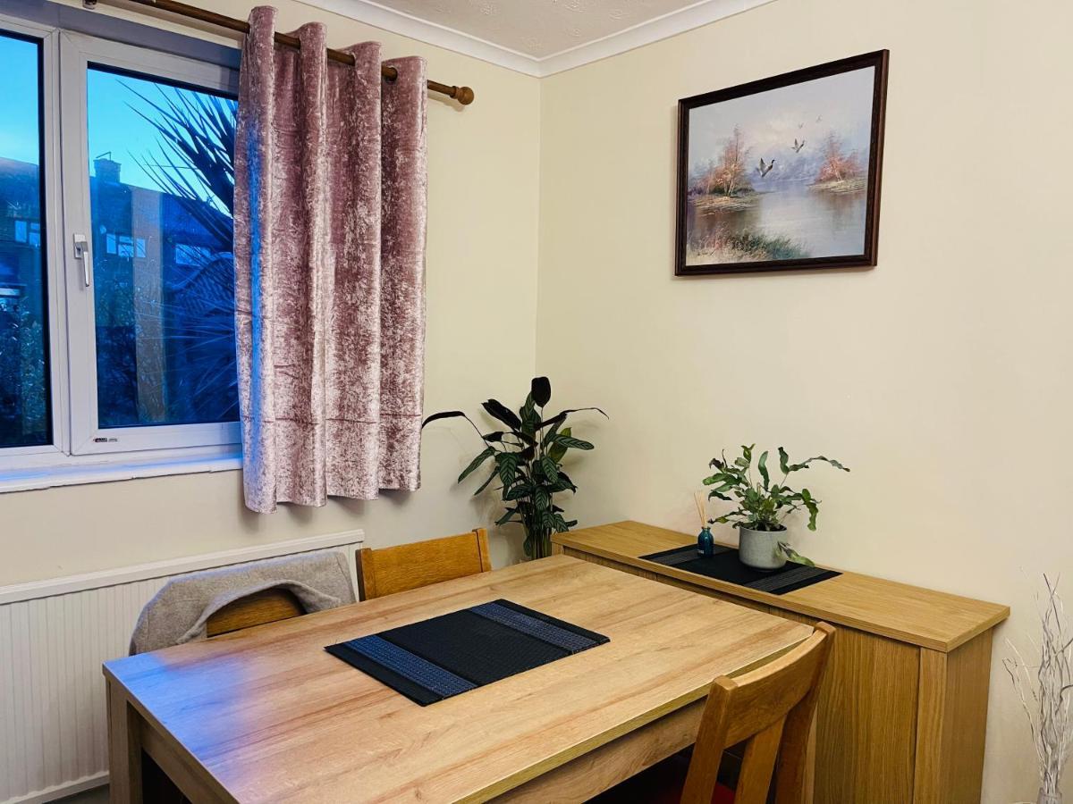 St Ives, King Bed Cosy Home, Parking, Fast Wi Fi St Ives  Exterior photo